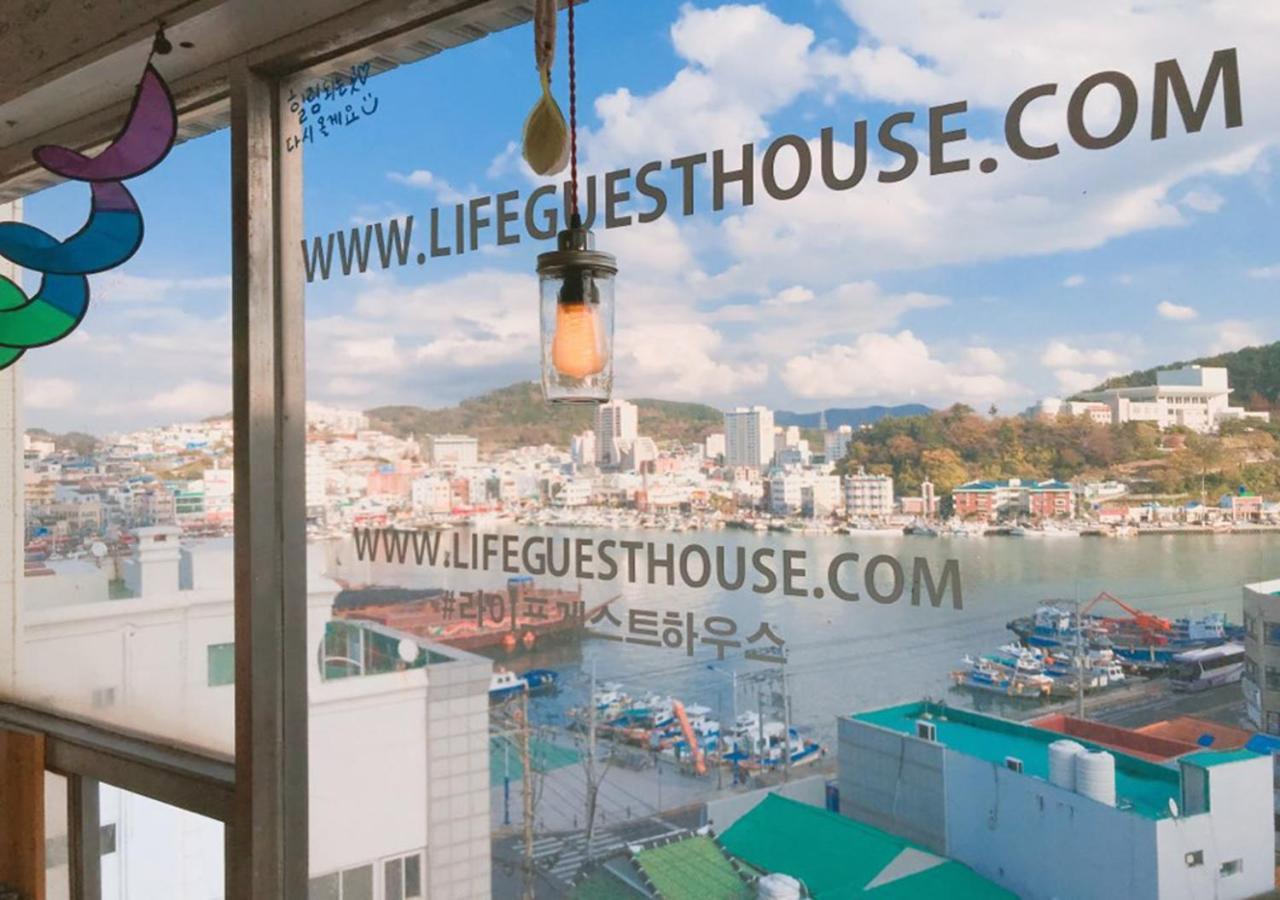 Lifeguesthouse Тхонъён Экстерьер фото
